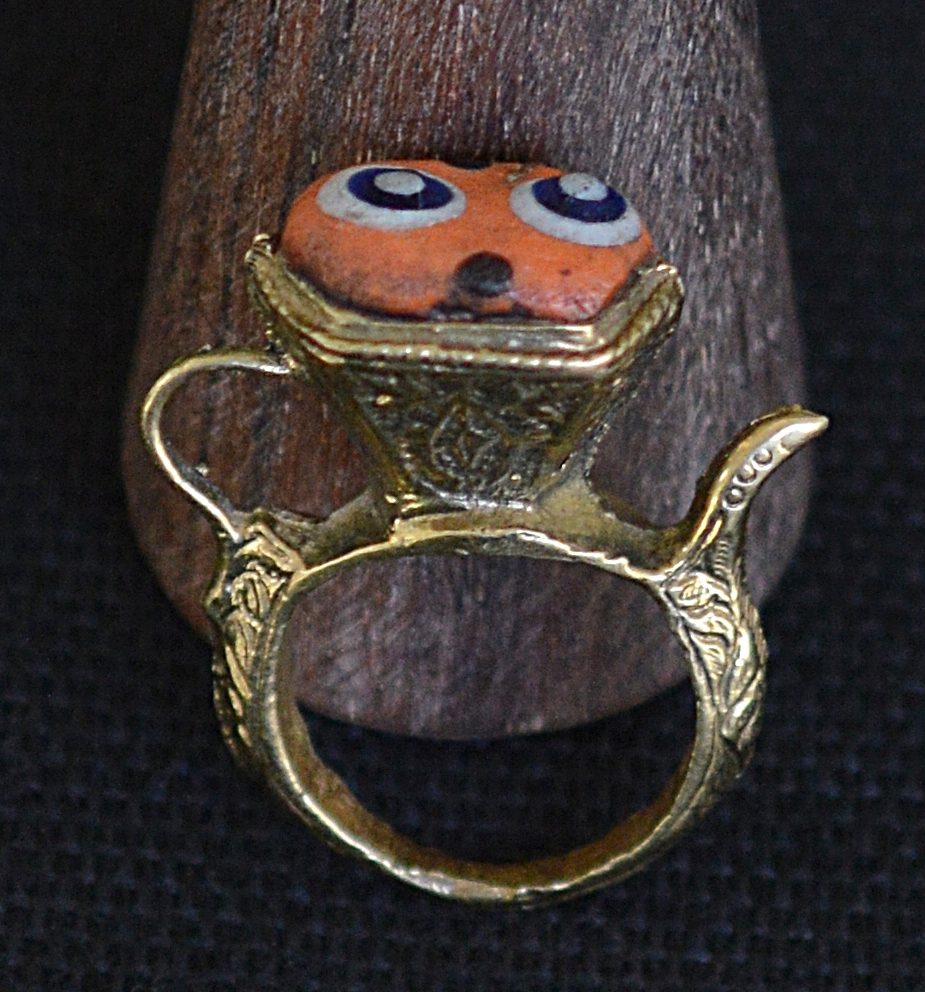 Pitcher shaped eye mosaic glass bronze Ring