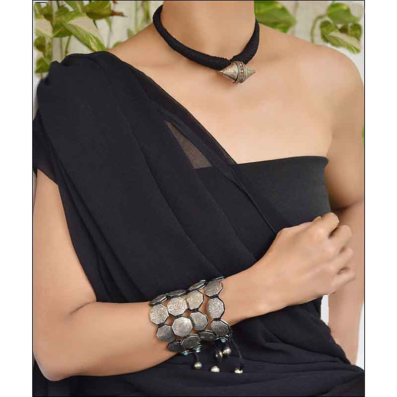 Tibetan Tiptaya bicone pendant choker
